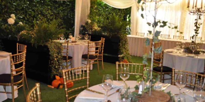 Black and Gold Chiavari Chairs - Image 2